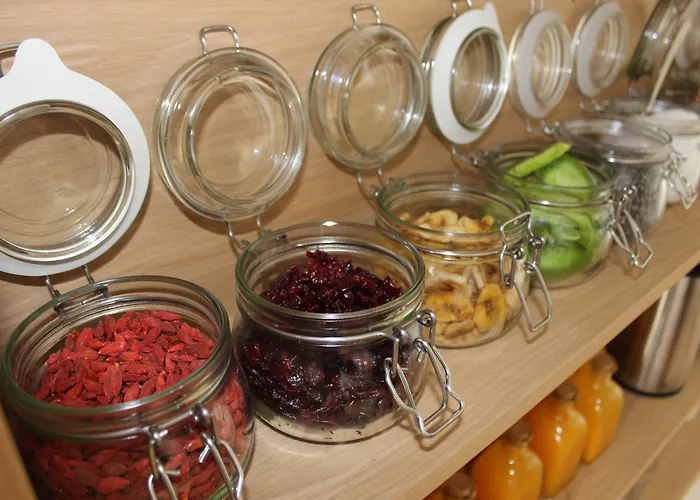 Qbic מלון לרנקה