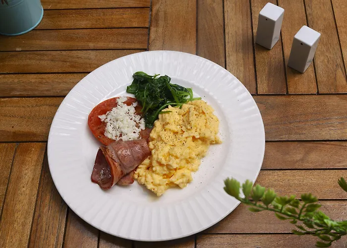 Qbic מלון לרנקה