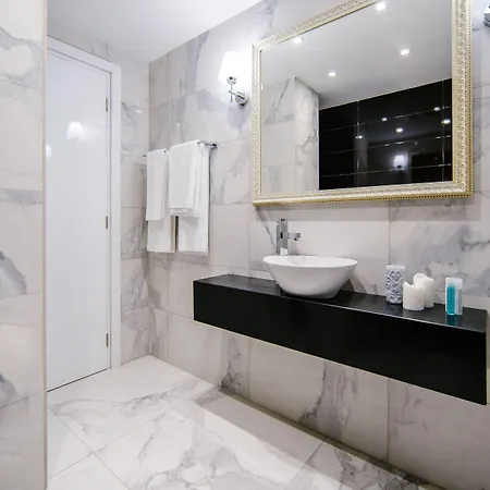 Hotel Qbic Larnaca
