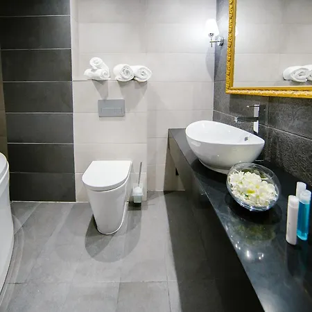 Qbic Hotel 3*