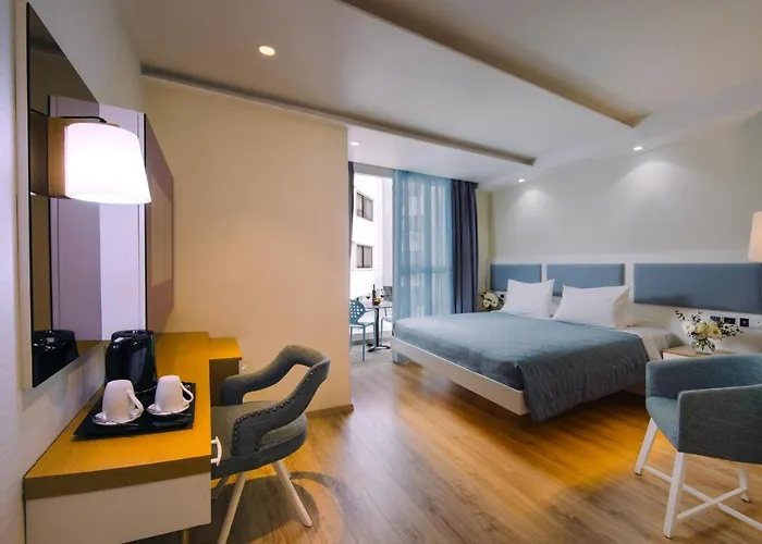 Qbic 4* 라르나카