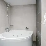 Готель Qbic Ларнака