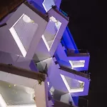 Qbic Ларнака