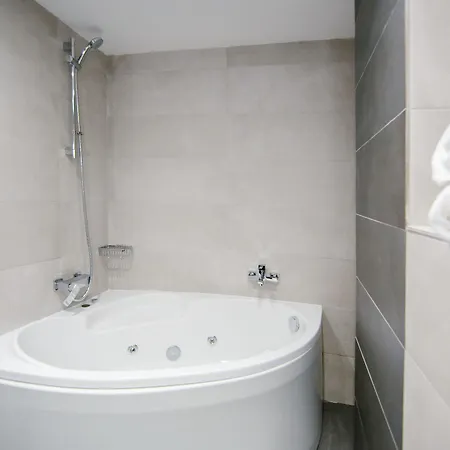 Hotel Qbic Larnaca